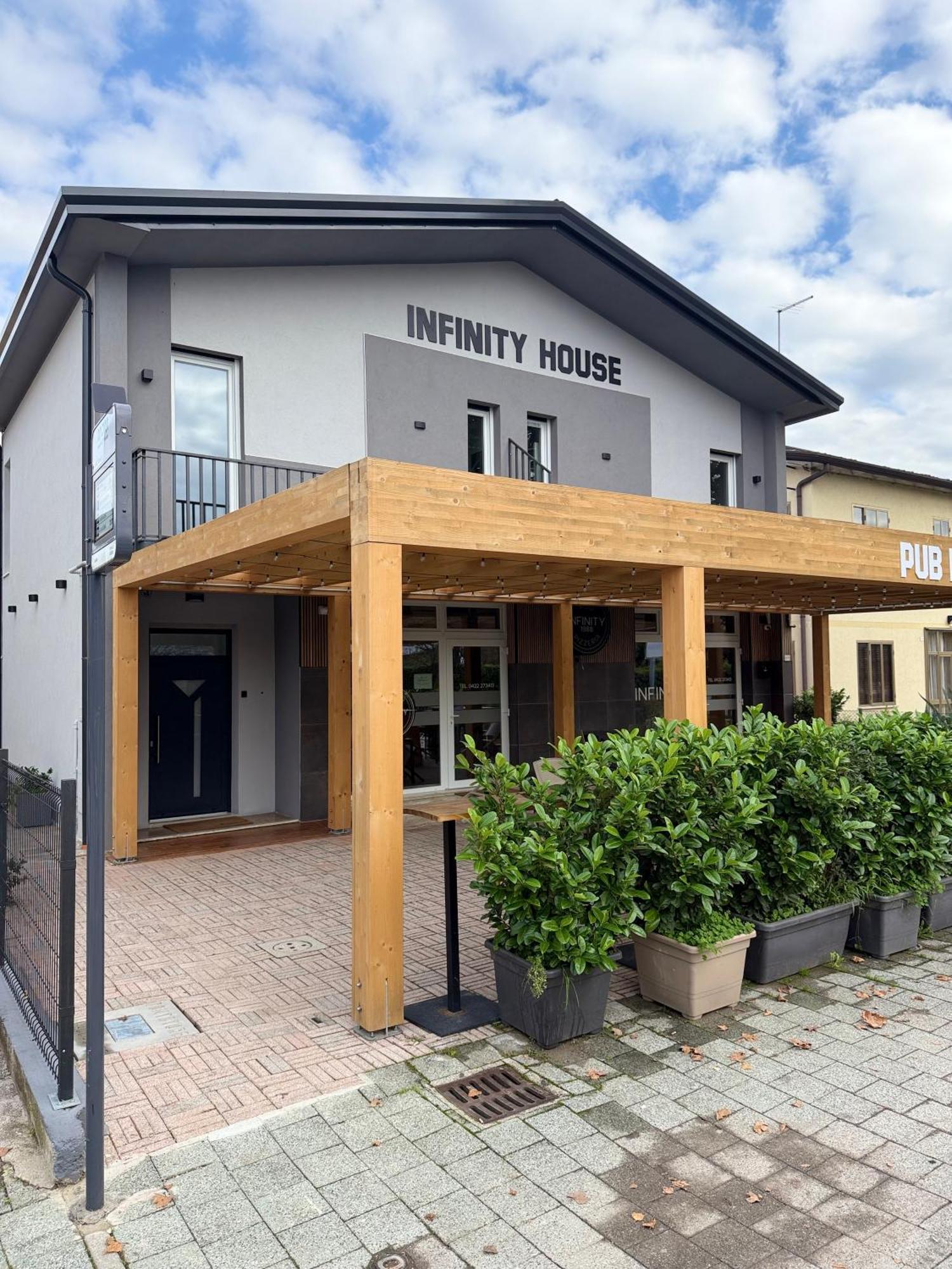 Отель Infinity House - Eleganza Moderna Tra Treviso E Venezia Casier Экстерьер фото